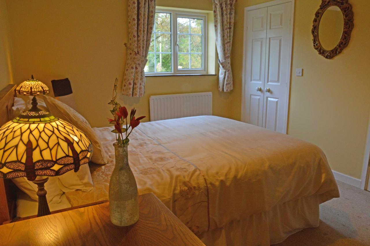 Bryn Hebog Bed and Breakfast Carmarthen Exteriör bild