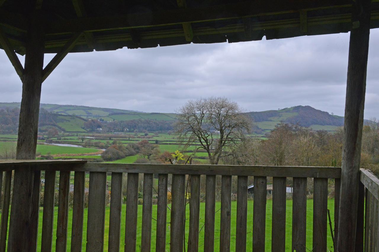 Bryn Hebog Bed and Breakfast Carmarthen Exteriör bild
