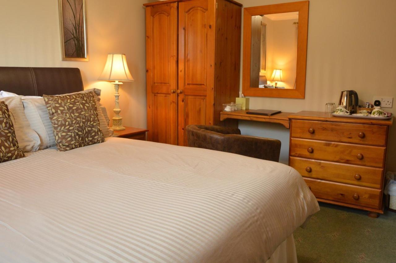 Bryn Hebog Bed and Breakfast Carmarthen Exteriör bild